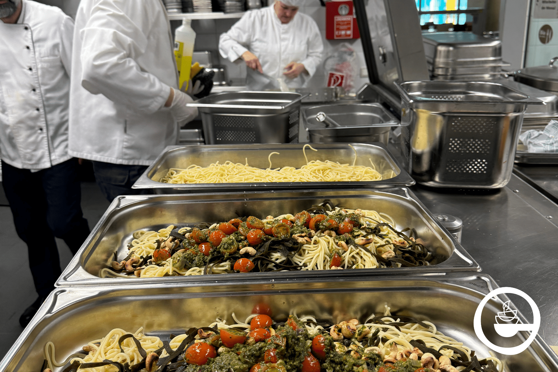 Algenspaghetti in der Schulküche